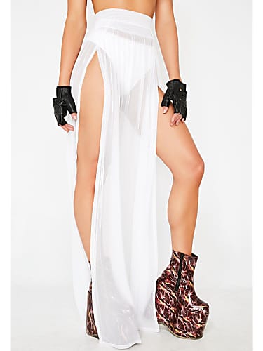 Nora Fatehi White Tops and White Shorts look, Turpeya style inspiration