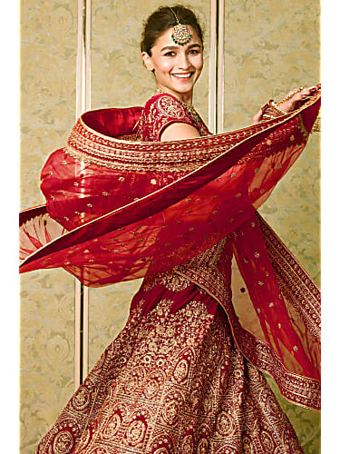 Manyavar Mohey in Kutchery Road,Raebareli - Best Bridal Wear Retailers in  Raebareli - Justdial