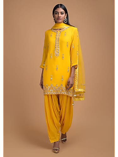 Gurlez Akhtar In Yellow Salwarsuit Outfit Celebrity Clothing Charmboard Bhangra , punjabi , music: charmboard
