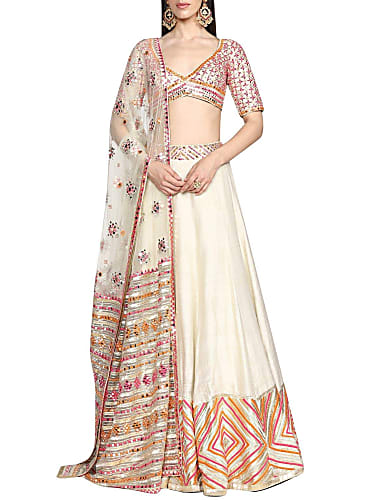 Aastha gill lehenga