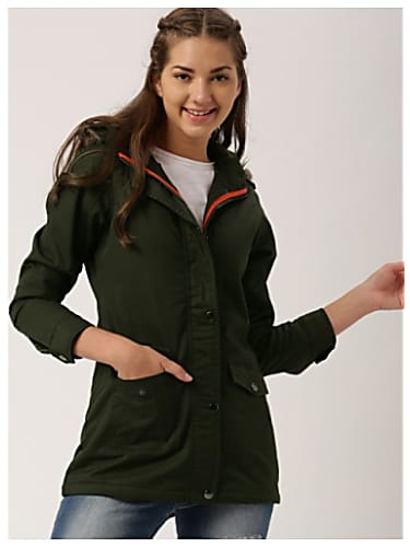 Katrina Kaif Celebrity Style In Zinda Hai Tiger Zinda Hai 2017 From Zinda Hai Charmboard While the film's director, ali abbas zafar had earlier shared a few photos from the austria shoot, fans also clicked pictures with salman posing with the film's crew.