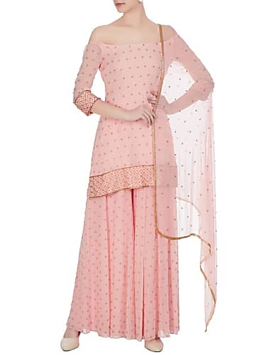 Sonam Bajwa In Pink Kurtisharara Outfit Celebrity Clothing Charmboard Nonton film carry on jatta 2 (2018) subtitle indonesia streaming movie download gratis online. charmboard