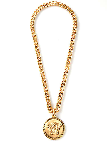 Jay Z Gold Necklace matching with look from Apeshit, Apeshit | Charmboard