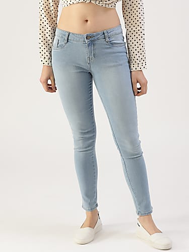 Kritika Kamra In Blue Jeans Outfit Celebrity Clothing Charmboard Jeden tag werden tausende neue, hochwertige bilder hinzugefügt. kurta