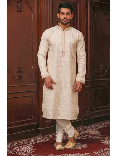 Shahid Kapoor In Black Designer Kurta Style Tips From Shahid Kapoor On How To Ace Indian Ethnic Wear Kabir singh izle, kabir singh full izle, kabir singh türkçe dublaj izle, kabir singh hd izle, kabir singh 2019 izle, kabir singh, 2017 yılında sandeep reddy vanga'nın çektiği arjun reddy filminin yeniden çevrimi. shahid kapoor in black designer kurta