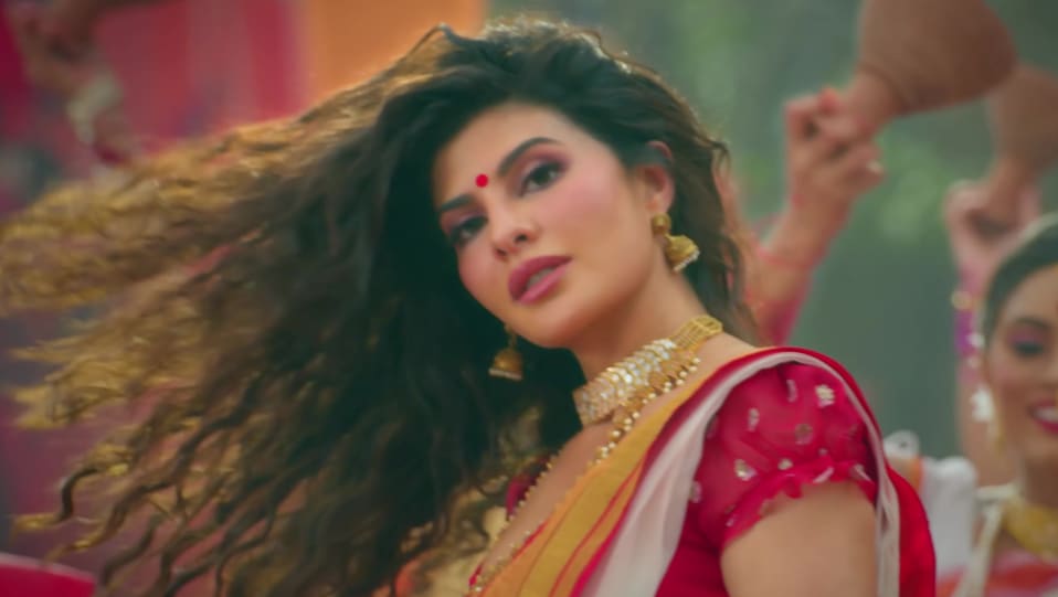 Jacqueline Fernandez Celebrity Style In Genda Phool Single 2020 From Genda Phool Charmboard Sasural genda phool family bids farewell. jacqueline fernandez celebrity style