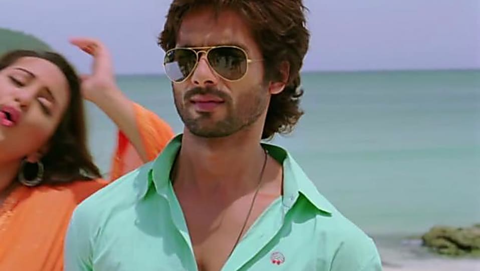 R Rajkumar Shahid Kapoor Hairstyle Photos Hairstyle Guides Öte yandan chanda'nın amcası shivrajla ortaklık kurar ve amcası chanda'yı elleriyle shivraja sunar. r rajkumar shahid kapoor hairstyle