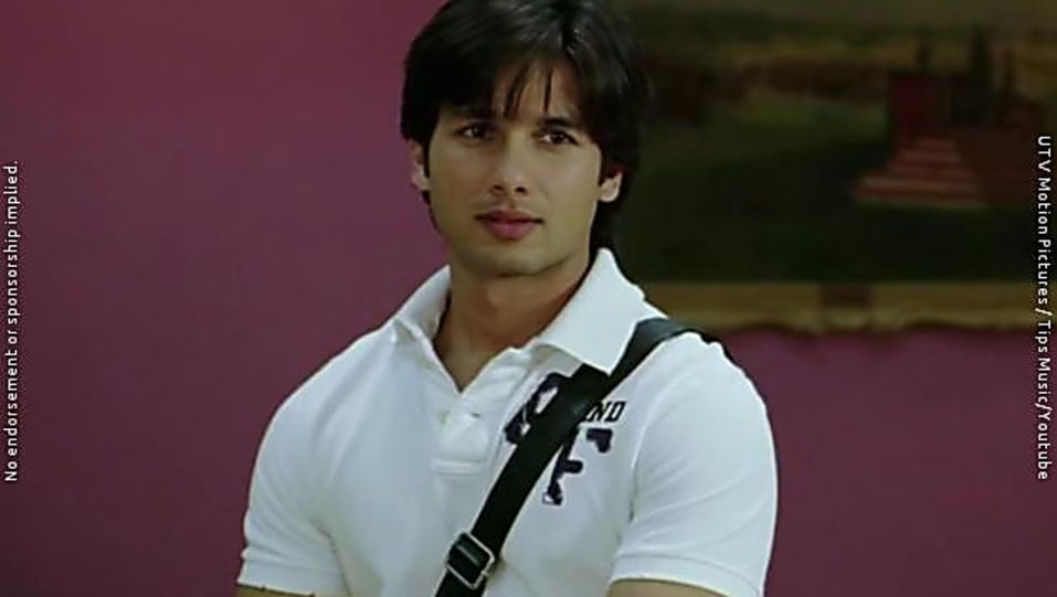 Shahid Kapoor White T Shirt And Black Jeans Look Bakhuda Tumhi Ho