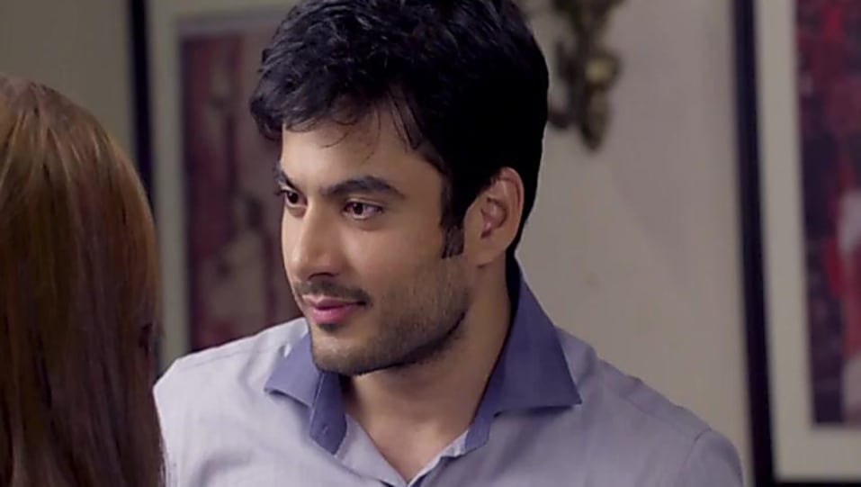 Tarun Mahilani Purple Shirt And Blue Trouser Look Episode 94