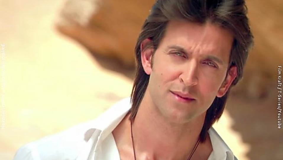 Hrithik Roshan White Shirt And Green Chinos Look Dil Tu Hi Bataa