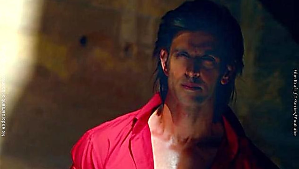 Hrithik Roshan Red Shirt And Blue Jeans Look Dil Tu Hi Bataa