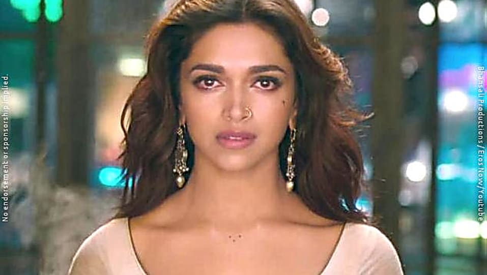 Deepika Padukone Ram Leela Lehenga Ameesha Patel Fans Lengha choli tasarım lehenga/düğün tasarımcısı lehenga/düğün gelin lengha. deepika padukone ram leela lehenga