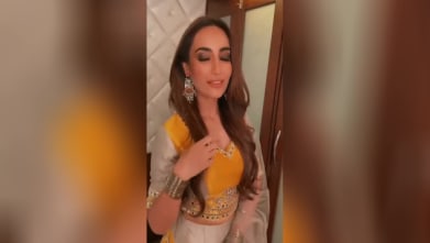 Surbhi Jyoti - Celebrity Style in Hippies Hippies | Video Channel, 2020  from Hippies | Video C.... | Charmboard