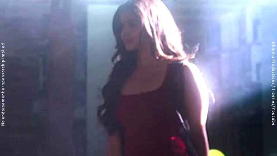 Alia Bhatt Celebrity Style In Locha E Ulfat 2 States 2014 From Locha E Ulfat Charmboard Bollywood couples bollywood fashion alia bhatt 2 states alia bhatt varun dhawan indian aesthetic trendy outfits cool outfits aalia bhatt college looks. tops