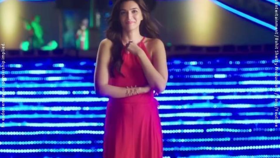 kriti sanon in red dress