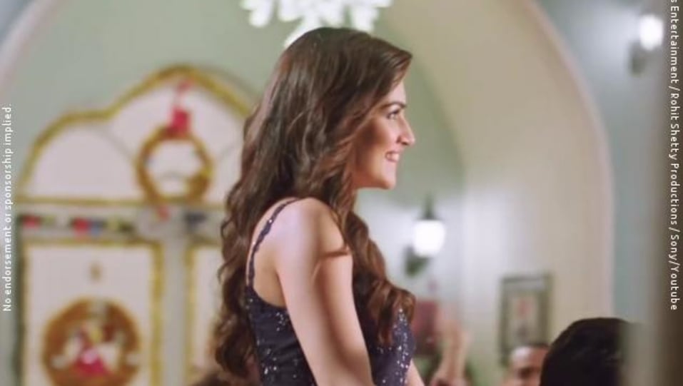 Kriti Sanon Celebrity Style In Premika Dilwale 2015 From Premika Charmboard Bollywood actor kriti sanon was in for a rude surprise as she boarded a flight to delhi recently for a man sitting next to her took obvious pride in watching a pirated version of dilwale, which stars her, on. dress