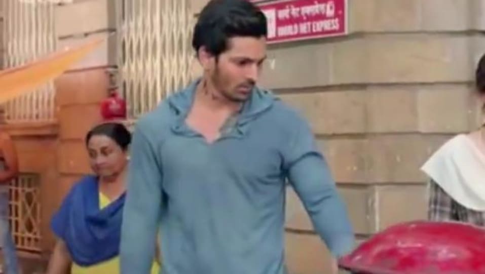 Harshvardhan Rane Celebrity Fashion Footwear In Outfit Name Charmboard Chalo yun karo ki tum maum bn jaao, aur mai dhaga bn jaun, tum mujhme jal jaao, aur mai tujh mai pighal jaaun.💕. charmboard