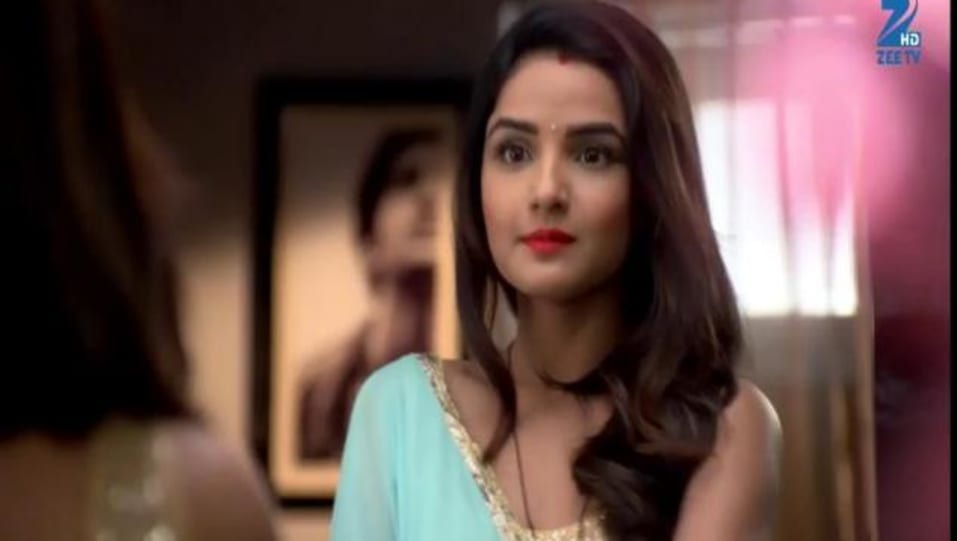 Jasmin Bhasin Celebrity Style In Tashan E Ishq Episode 163 2016 From Episode 163 Charmboard I need someone to fangirl with about my new obsession. saree