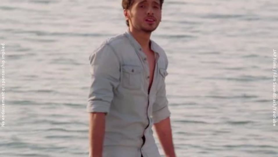 Divyendu Sharma Celebrity Style In Janib Dilliwaali Zaalim Girlfriend 2015 From Janib Charmboard Divyendu sharma is an indian actor best known for his debut role in pyar ka punchnama. charmboard