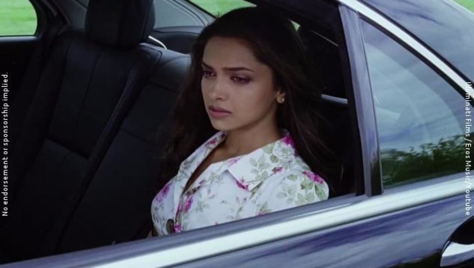 Deepika Padukone Celebrity Style In Dooriyan Love Aaj Kal 2009 From Dooriyan Charmboard Terdapat banyak pilihan penyedia file pada halaman tersebut. casualshirts