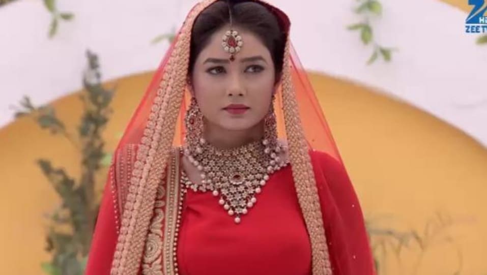 Leena Jumani In Red Lehengacholi Outfit Celebrity Clothing Charmboard Leena jumani pemeran tanu di lonceng cinta antv. charmboard