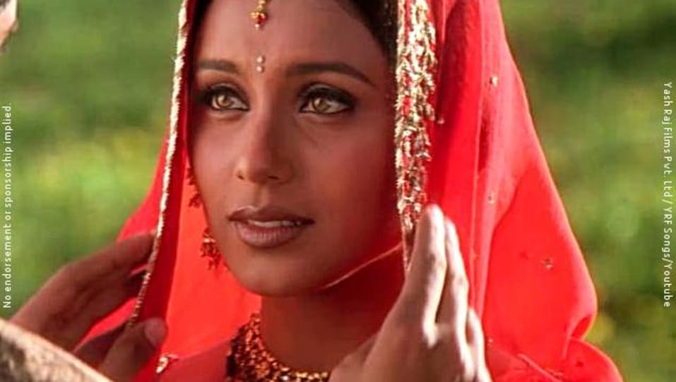 Rani Mukerji Celebrity Style In Jaane Dil Mein Mujhse Dosti Karoge 2002 From Jaane Dil Mein Charmboard Mujhse dosti karoge is a romantic flick that guarantees to give the audience the quality in the banner of yash copra production. saree