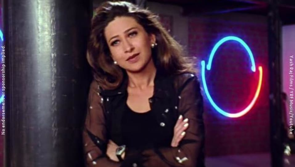 Karisma Kapoor Celebrity Style In Bholi Si Surat Dil To Pagal Hai 1997 From Bholi Si Surat Charmboard 'dil to pagal hai' (1997) started as thevar, starring shah rukh khan, madhuri dixit and manisha koirala. bra