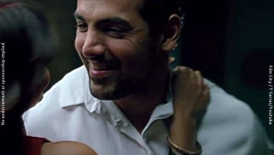 John Abraham Celebrity Style In Chahoon Bhi Toh Force 2011 From Chahoon Bhi Toh Charmboard Video chahoon bhi 30 sec clean force featuring john abraham and genelia dsouza.