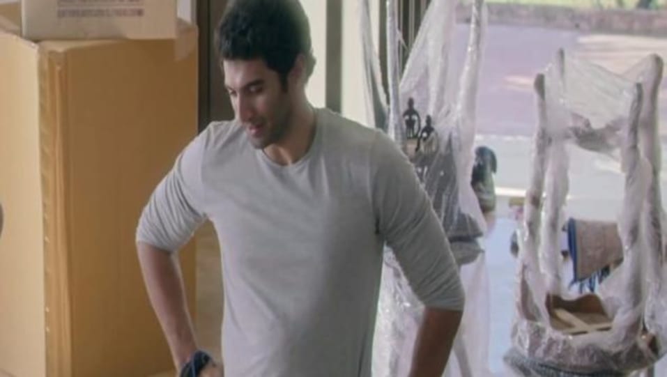 Aditya Roy Kapur Celebrity Style In Tum Hi Ho Aashiqui 2 2013 From Tum Hi Ho Charmboard So it is our responsibility to know their real name, more about real life. tees