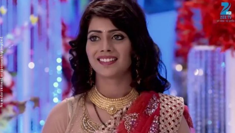 Ojaswi Oberoi Celebrity Style In Brahmarakshas Episode 21 2016 From Episode 21 Charmboard She is presently seen in like ok's aasma se aagey. saree