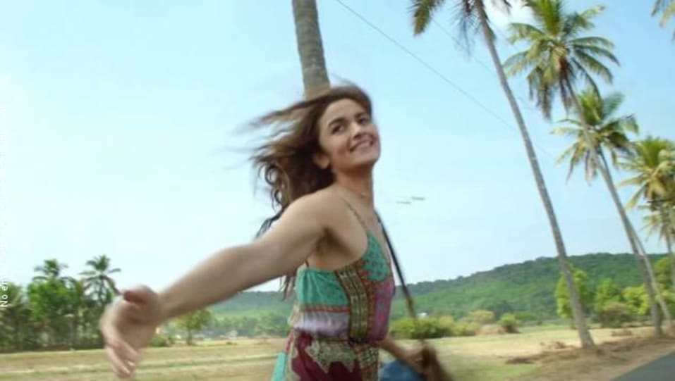 Alia Bhatt Jewellery Accessories From Dear Zindagi Teaser Dear Zindagi 2016 Celebrity Jewellery Charmboard Alia bhatt (actor), shah rukh khan (actor), gauri shinde (director) & 0 more rated: charmboard