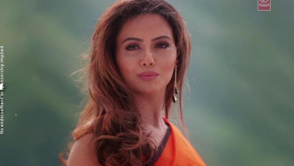 Sana Khan Celebrity Style In Wajah Tum Ho Wajah Tum Ho 2016 From Wajah Tum Ho Charmboard Directed by vishal pandya, wajah tum ho is scheduled to be released on december 2. saree