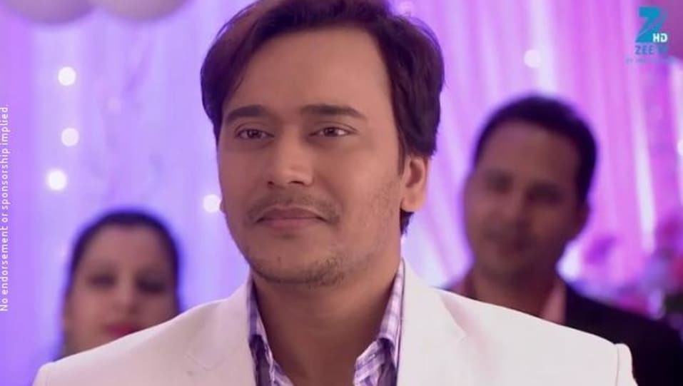 Actors Name Age Wiki Height Birth Place Career Details Kumkum Bhagya Episode 718 2016 Charmboard Satish mohan deshpande loves varsha and married her. kumkum bhagya episode 718 2016
