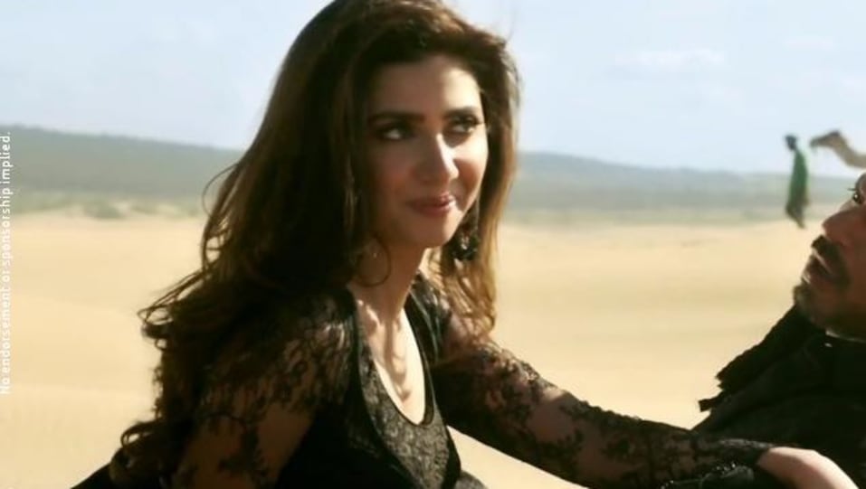 Mahira Khan Celebrity Style In Zaalima Raees 2017 From Zaalima Charmboard Mahira khan shahrukh khan hit songs boss lady balloons kicks couple photos couples couple shots. anarkali