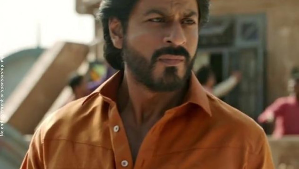 Shah Rukh Khan Celebrity Style In Udi Udi Jaye Raees 2017 From Udi Udi Jaye Charmboard Srk | raees bollywood hindi movie dialogues lyrics. kurtapyjamaset