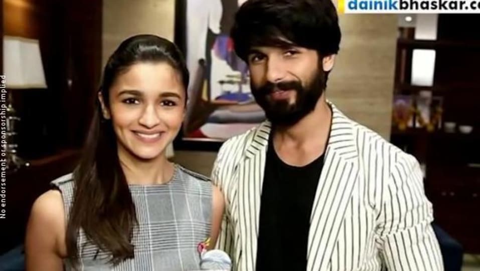 Actors Name Age Wiki Height Birth Place Career Details Shaandaar Alia Bhatt And Shahid Kapoor S Shaandaar Promotion At Dainik Bhaskar 2015 Charmboard Magnificent) is a 2015 indian romantic comedy film, directed by vikas bahl and produced by anurag kashyap and vikramaditya motwane. charmboard