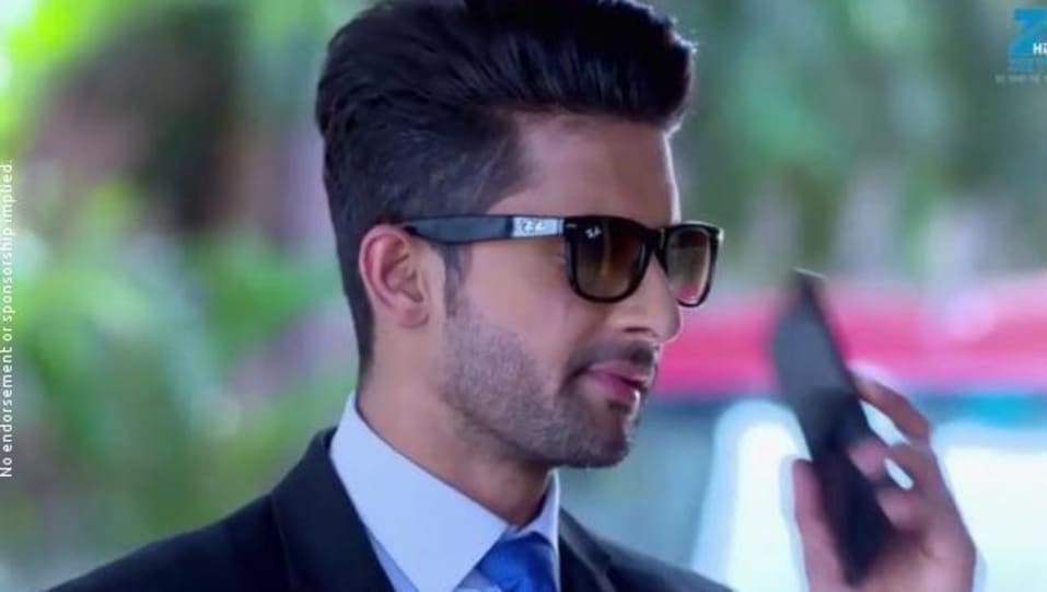 Ravi Dubey in Blue Blazer Outfit - Celebrity Clothing | Charmboard