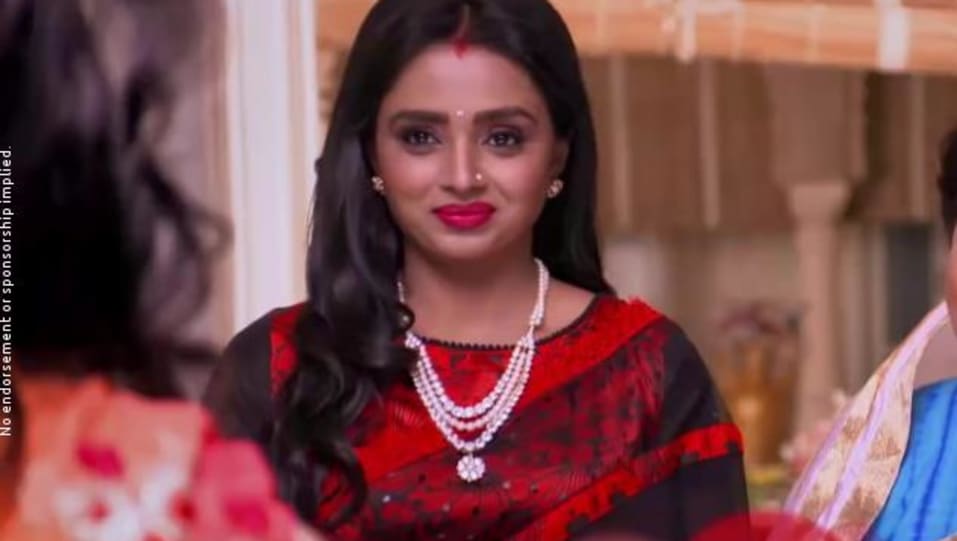 Parul Chauhan In Black Saree Outfit Celebrity Clothing Charmboard Lakshmi nair saree look in temple latest video. saree