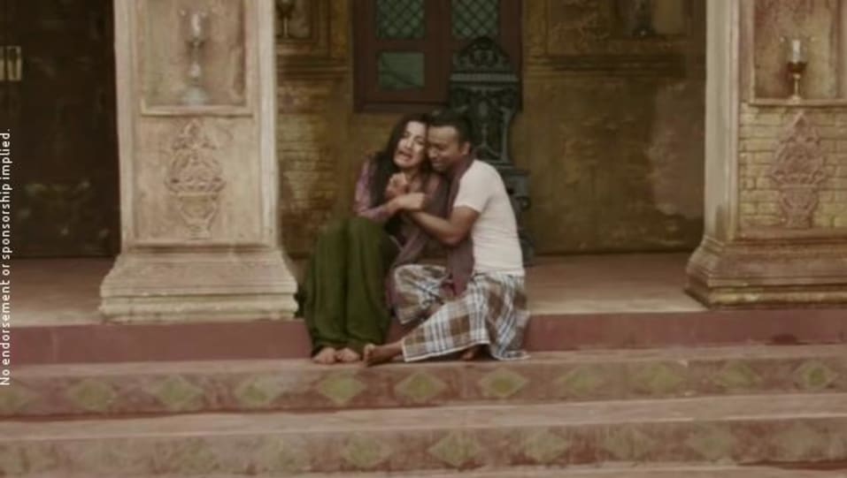 Gauhar Khan Celebrity Style In Prem Mein Tohre Begum Jaan 2017 From Prem Mein Tohre Charmboard Prem mein tohre lyrics is a classic hindi song from begum jaan movie. charmboard
