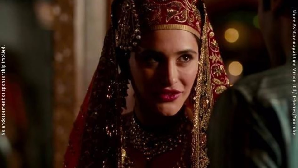 Nargis Fakhri Celebrity Style In Phir Se Udd Chala Rockstar 2011 From Phir Se Udd Chala Charmboard We have sent you a verification email. charmboard