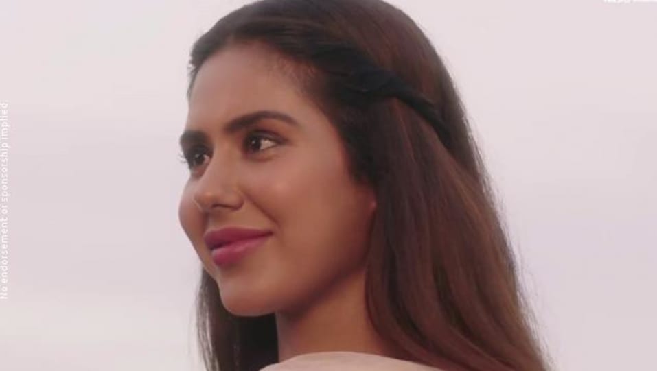 Sonam Bajwa Celebrity Style In Hawa Vich Super Singh 2017 From Hawa Vich Charmboard The film stars diljit dosanjh and sonam bajwa in the lead roles. tunic