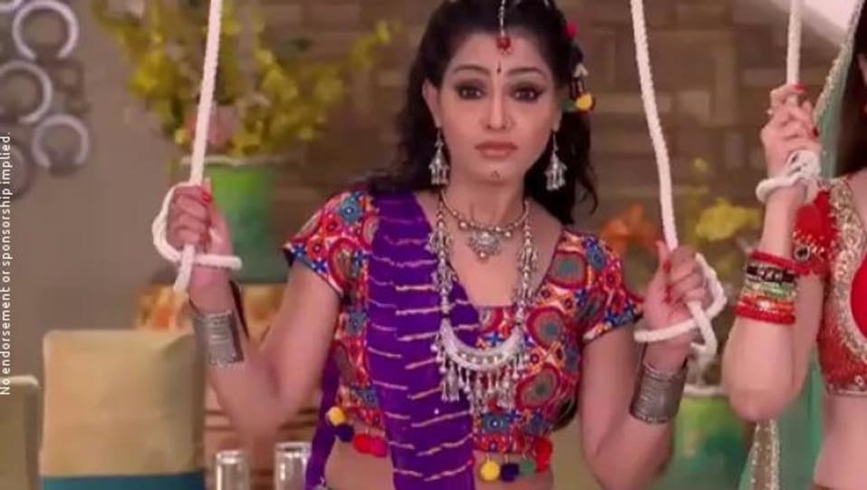 Shubhangi Atre Poorey Celebrity Style In Bhabi Ji Ghar Par Hain Episode 584 17 From Episode 584 Charmboard