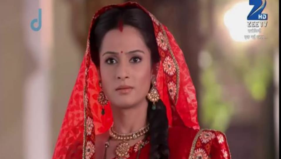 Salina Prakash Jewellery Accessories From Sarojini Episode 1 2015 Celebrity Jewellery Charmboard Мохит рэйна, муни рой, саурав радж джайн и др. charmboard