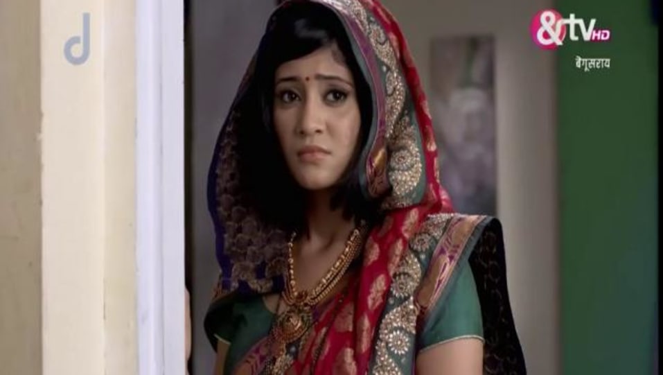 Shivangi Joshi In Red Saree Outfit Celebrity Clothing Charmboard Joshi was born in pune, maharashtra. saree