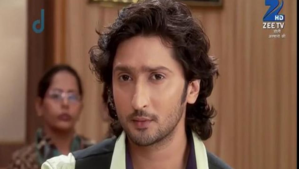 Kunal Karan Kapoor Celebrity Fashion Footwear In Outfit Name Charmboard Omg urmi gets drunk in doli armaanon ki. charmboard