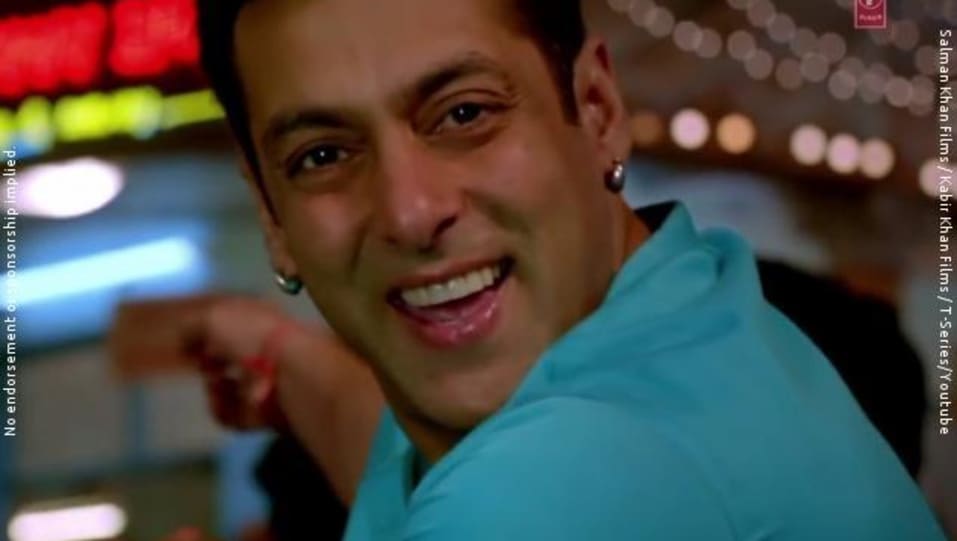 Salman Khan Celebrity Style In Chicken Song Bajrangi Bhaijaan 2015 From Chicken Song Charmboard Chicken song song music is composed by pritam chakraborty and the movie is released on july 16, 2015. tees