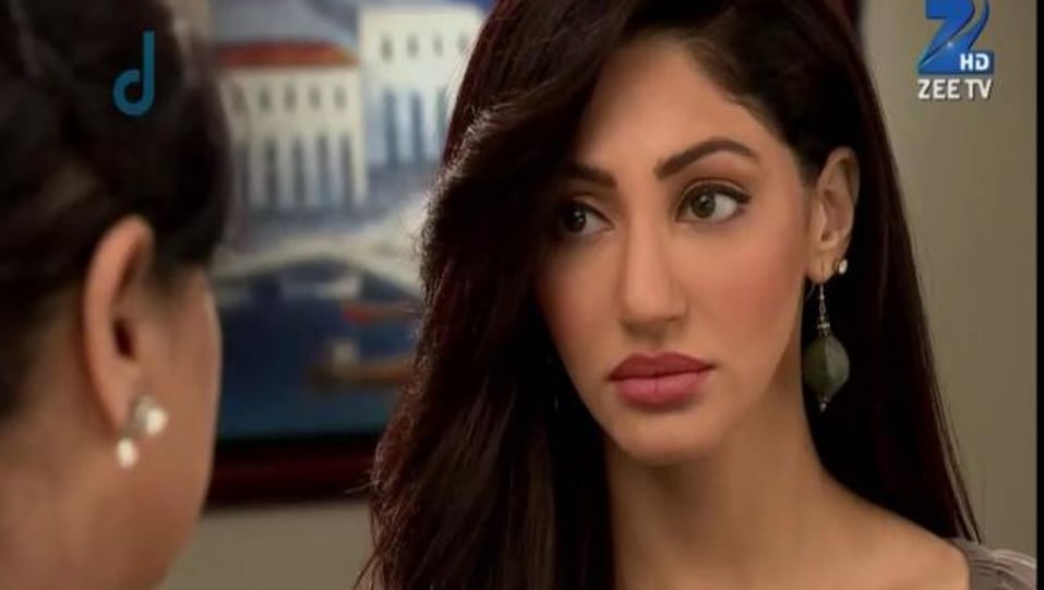 Reyhna Malhotra - Celebrity Style in Jamai Raja, Episode 298, 2015 from  Episode 298. | Charmboard