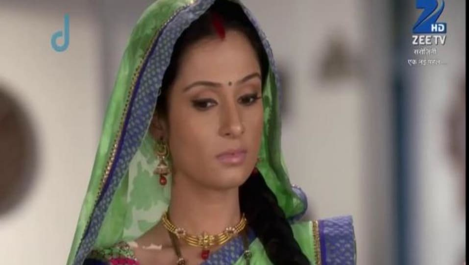 Salina Prakash Celebrity Style In Sarojini Episode 62 2015 From Episode 62 Charmboard Randeep malik, salina prakash, shagun sharma, барун собти, джухи аслам, кетки кадам, риту шивпури, сима азми, шивани томар, и другие. charmboard