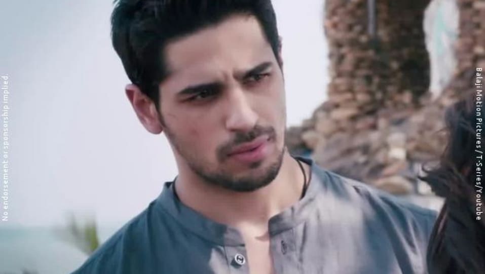 Sidharth Malhotra Celebrity Style In Galliyan Ek Villain 2015 From Galliyan Charmboard After the poster of the 'ek villain' featuring lead actors sidharth malhotra and shraddha kapoor in an intense passionate look, made headlines a few days ago, the first trailer of the mohit suri film is a complete opposite. casualshirts