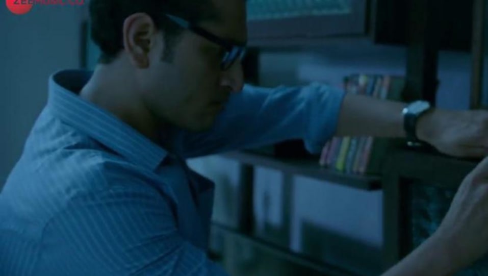 Parambrata Chatterjee Celebrity Style In Meri Khamoshi Hai Pari 2018 From Meri Khamoshi Hai Charmboard Meri dost itni jaldi jarahi hai…. charmboard